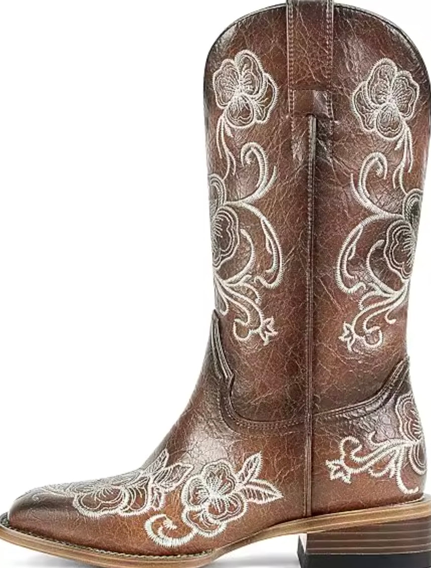 Floral Embroidered Wide-Calf Pointed-Toe Boots